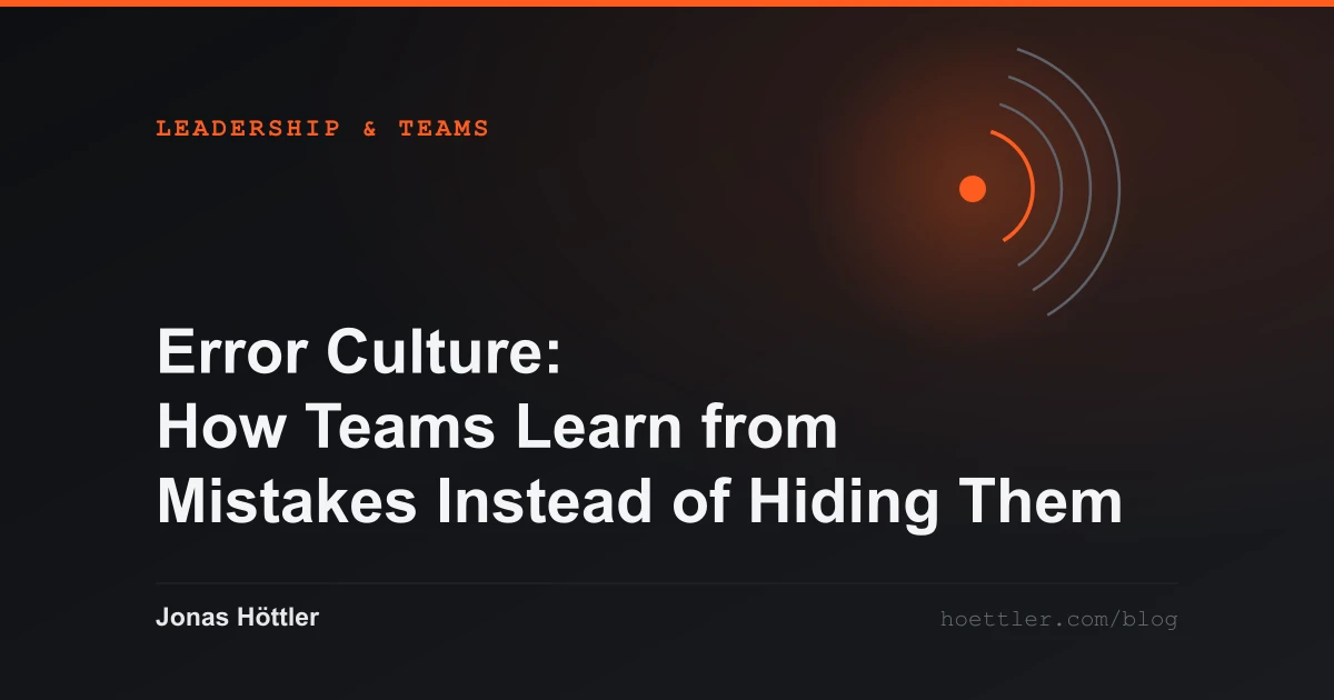 Concentric arcs around a glowing core as the cover image for the article „Error Culture: How Teams Learn from Mistakes Instead of Hiding Them“