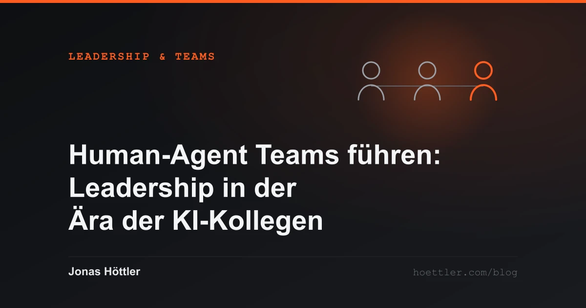 Drei abstrakte Figuren nebeneinander, eine hervorgehoben als Titelbild zum Artikel „Human-Agent Teams führen: Leadership in der Ära der KI-Kollegen“