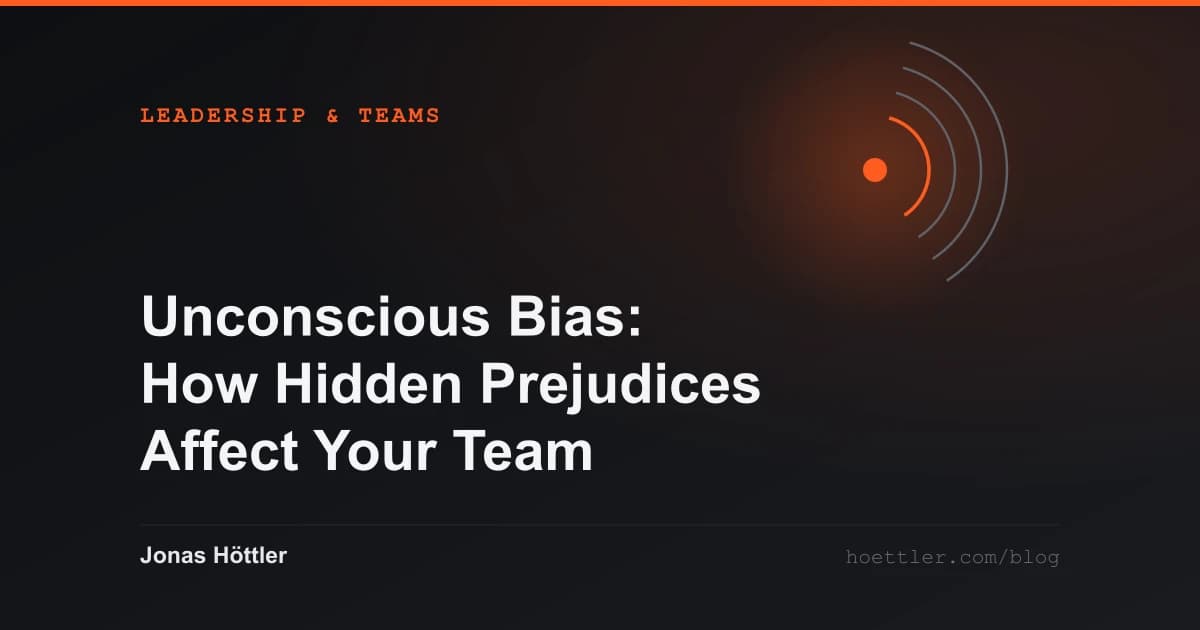 Concentric arcs around a glowing core as the cover image for the article „Unconscious Bias: How Hidden Prejudices Affect Your Team“